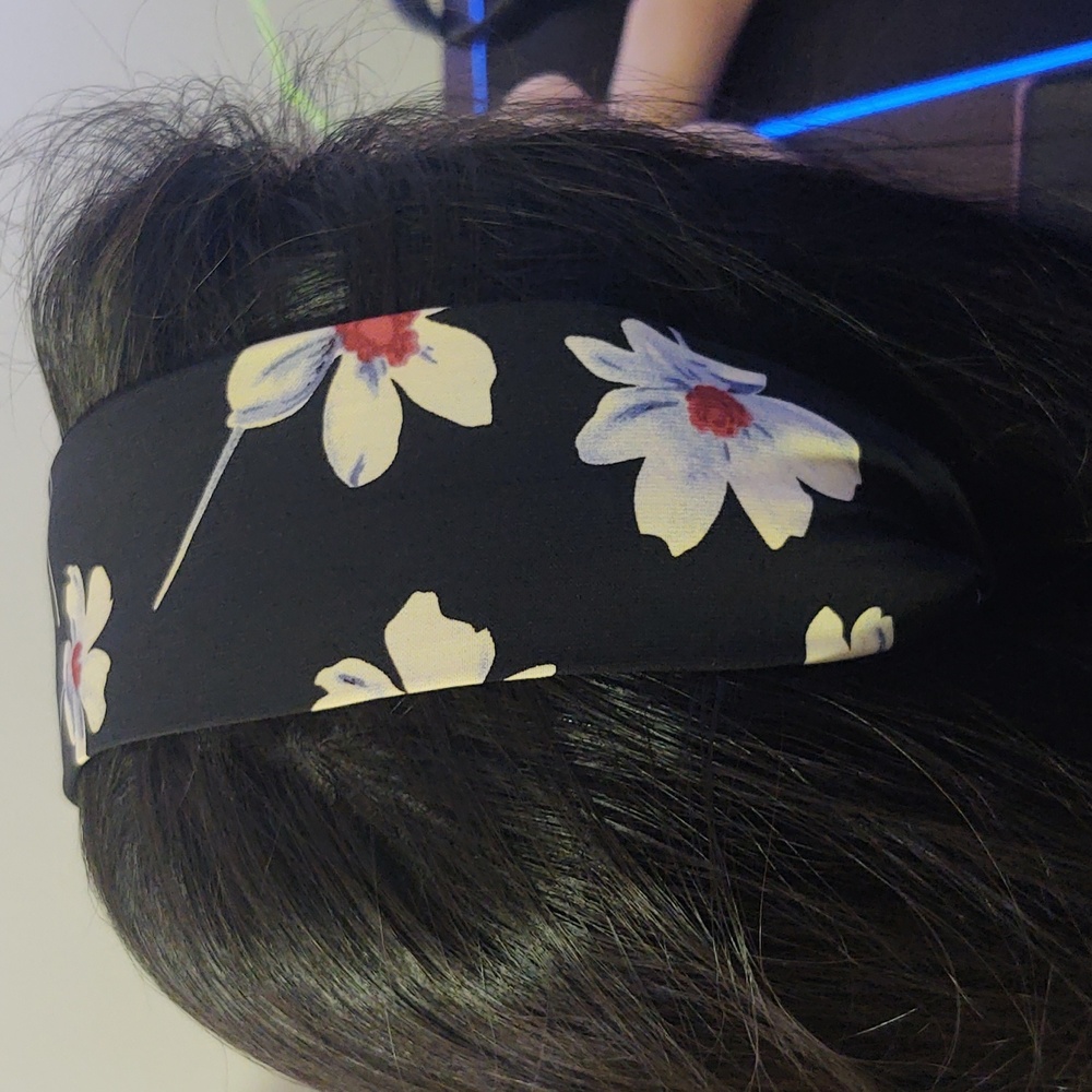 2 Floral Headbands - Picture 6 of 6